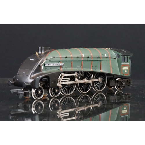 2 - Cased Hornby OO gauge ltd edn Sir Ralph Wedgwood 1962-1965 BR 4-6-2 Locomotive Class A4 (no.000302) ... 