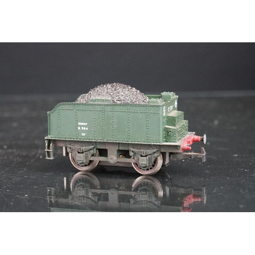 21 - Four boxed HO gauge locomotives to include Fleischmann 4300 and 3 x Rivarossi examples, condition va... 