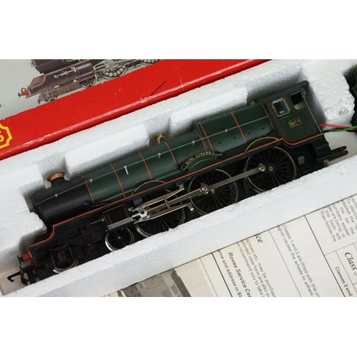 28 - Five boxed OO gauge locomotives to include 3 x Palitoy Mainline (37079 4-6-0 Erlestoke Manor Class B... 