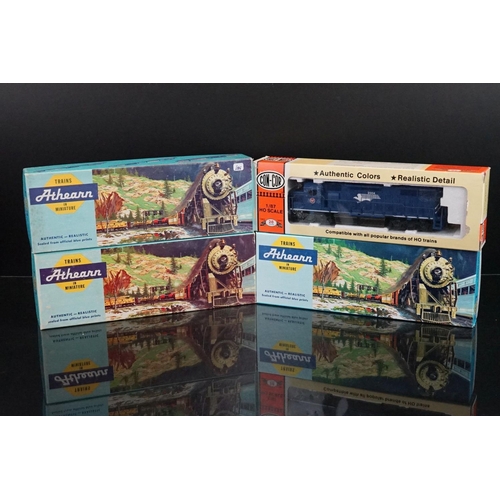 29 - Three boxed Athearn HO gauge locomotives to include Union Pacific 3275, Great Northern 2538 & Nickel... 