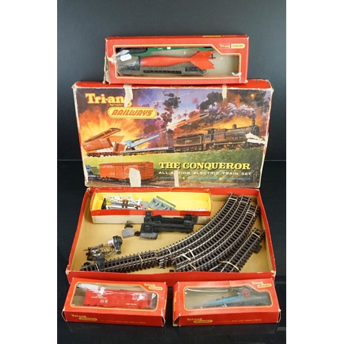 30 - Boxed and part complete Triang OO gauge RS65 train set containing boxed Rocket Launcher, boxed Explo... 