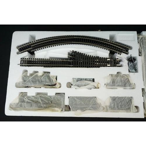 31 - Boxed Hornby Digital R1077 GWR Western Pullman train set, complete with locomotive, rolling stock, d... 