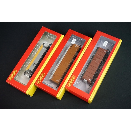 36 - 26 Boxed Hornby OO gauge items of rolling stock to include R6288C, R6412, R6328A, R6682A, R6642A etc... 