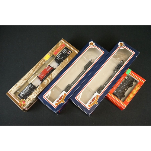 42 - 21 Boxed OO gauge items of rolling stock to include 12 x Hornby (features R4108 GWR Royal Mail TPO 8... 