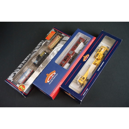 43 - 22 Boxed Bachmann OO gauge items of rolling stock to include 30625A Virgin Voyager Extra Car, 37075T... 