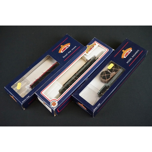 43 - 22 Boxed Bachmann OO gauge items of rolling stock to include 30625A Virgin Voyager Extra Car, 37075T... 