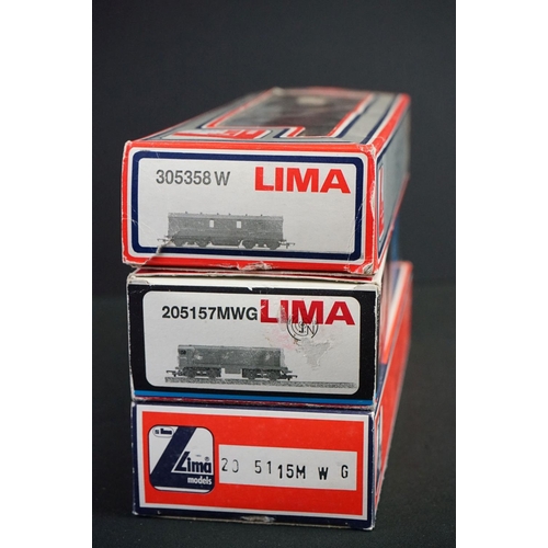 45 - 22 Boxed OO gauge items of rolling stock all contained within Lima boxes, most items are associated ... 