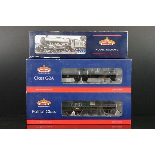 6 - Two boxed Bachmann DDC On Board OO gauge locomotives to include 31477DC Class G2A 49361 BR Black lat... 