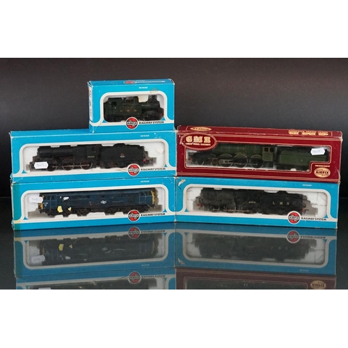 88 - Five boxed Airfix OO gauge locomotives to include 54124-2 Restormel Castle Class GWR, 54152-7 1400 C... 