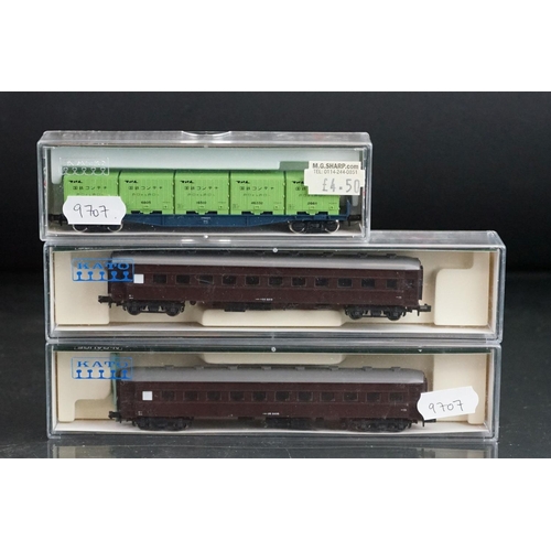 98 - Two boxed Kato Unitrack sets to include 20820 N1 & 20832 K2 plus 3 x cased Kato N gauge items of rol... 