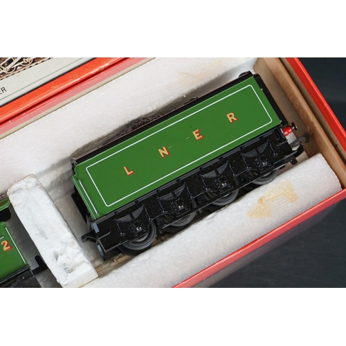 113 - Two boxed OO gauge locomotives to include Triang Hornby R861 BR 2-10-0 Evening Star and Hornby R859 ... 