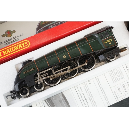 115 - Three boxed Hornby OO gauge locomotives to include R350 A4 Loco Mallard, R080 BR Class 29 Diesel Gre... 