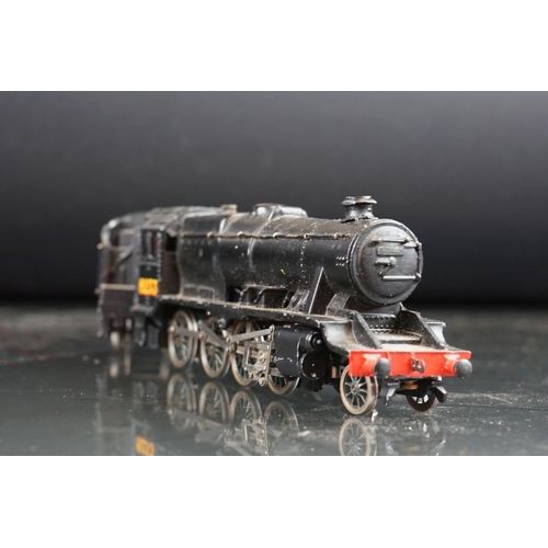 125 - Wrenn OO gauge 8233 2-6-0 Locomotive with tender in LMS black livery