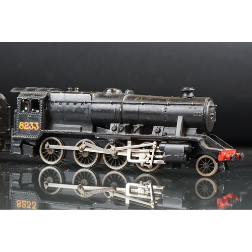 125 - Wrenn OO gauge 8233 2-6-0 Locomotive with tender in LMS black livery