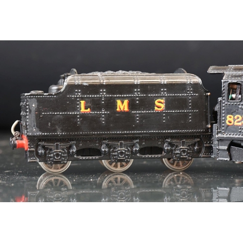 125 - Wrenn OO gauge 8233 2-6-0 Locomotive with tender in LMS black livery