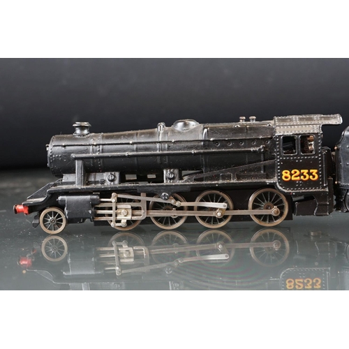 125 - Wrenn OO gauge 8233 2-6-0 Locomotive with tender in LMS black livery