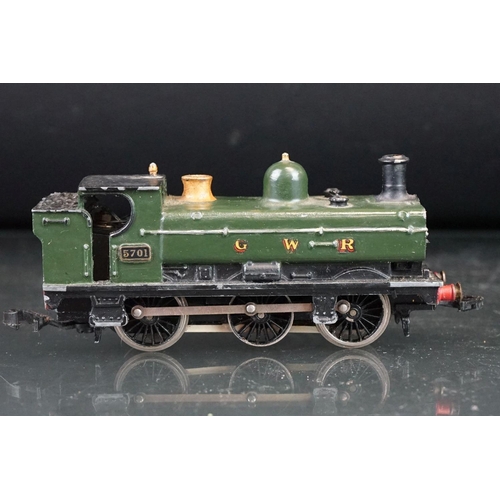 126 - Boxed Triang Wrenn 2218 Tank 80033 Locomotive in black plus Hornby Dublo Sir Daniel Gooch (incorrect... 