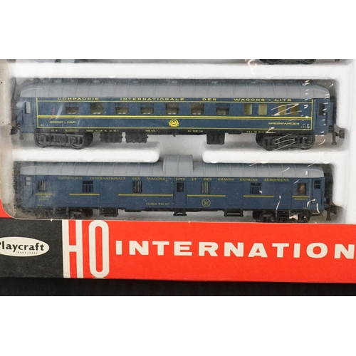 133 - Boxed Playcraft HO International P1470 Passenger train set track length 11'3