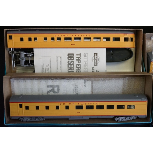 140 - Collection of HO gauge items of rolling stock contained in 24 x Athearn boxes, a couple of additiona... 