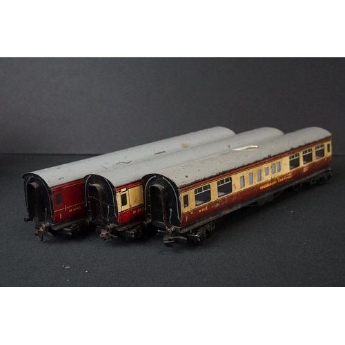 141 - Four Hornby Dublo locomotives to include 0-6-2 LNER 9596, D3763, 0-6-2 LMS 6917 and 2-6-4 180059 BR ... 