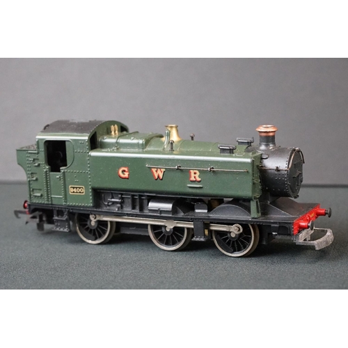 142 - 13 OO / HO gauge locomotives to include Hornby Mallard, Triang Aurora, Hornby Dublo BR 80066 etc