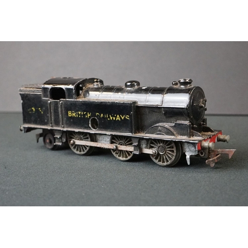 142 - 13 OO / HO gauge locomotives to include Hornby Mallard, Triang Aurora, Hornby Dublo BR 80066 etc