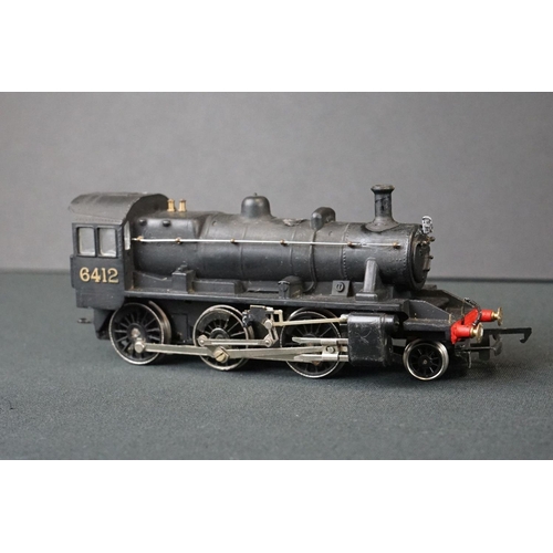 142 - 13 OO / HO gauge locomotives to include Hornby Mallard, Triang Aurora, Hornby Dublo BR 80066 etc