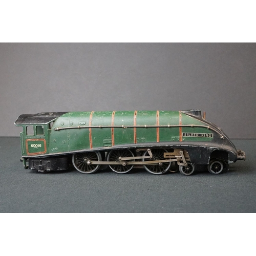 145 - 18 OO / HO gauge locomotives to include Bachmann Spectrum Santa Fe, Triang Hornby Queen Elizabeth, L... 