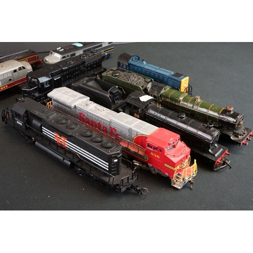 145 - 18 OO / HO gauge locomotives to include Bachmann Spectrum Santa Fe, Triang Hornby Queen Elizabeth, L... 