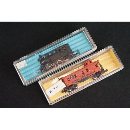 147 - Eight boxed N gauge locomotives to include Graham Farish 1104 9400 Class Pannier Tank GWR, 2 x Roco ... 