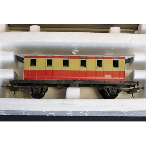 149 - Boxed Lima HO gauge 4106A electric train set with D2785 locomotive, appears complete