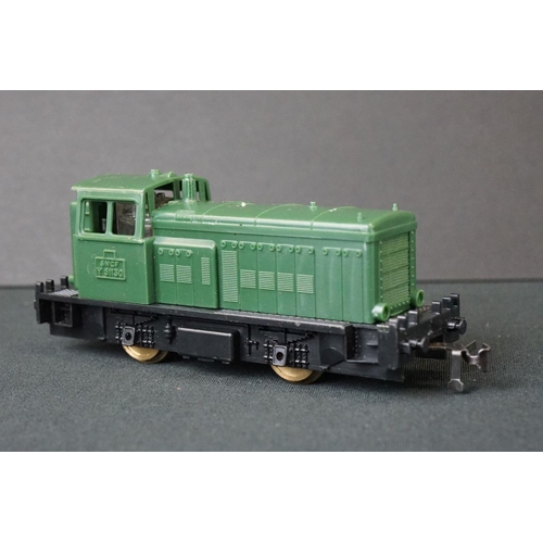 150 - 15 OO / HO gauge locomotives to include Hornby, Triang, Palitoy Mainline, Jouef etc