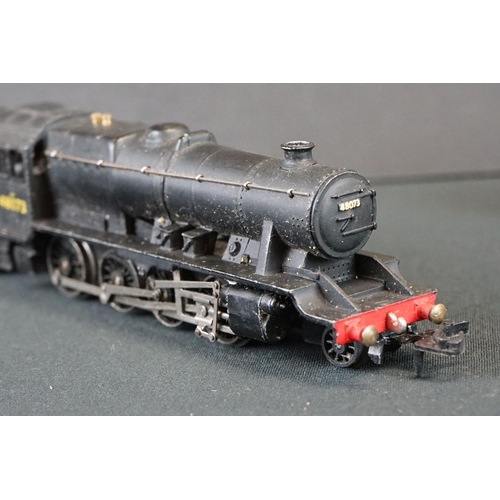 151 - Five Hornby Dublo locomotives to include Sir Nigel Gresley, D5702, D8000, 2-8-0 48073 BR and a 0-6-0... 