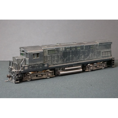 152 - Ten OO / HP gauge locomotives to include Mehano 2-6-0 Canadian Pacific, Lima, Airfix etc