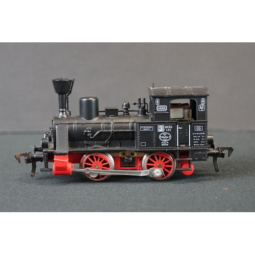 152 - Ten OO / HP gauge locomotives to include Mehano 2-6-0 Canadian Pacific, Lima, Airfix etc