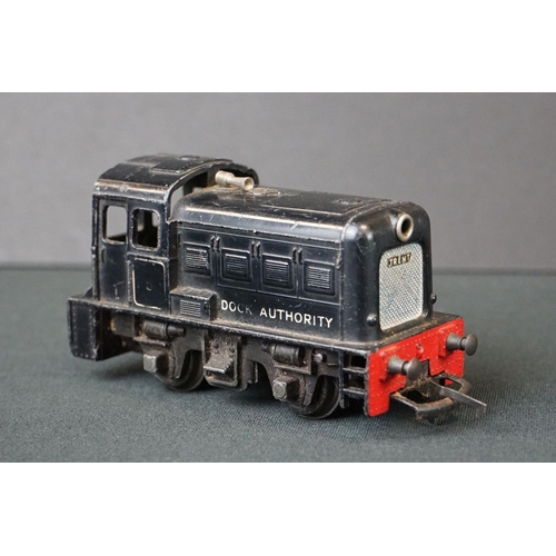 152 - Ten OO / HP gauge locomotives to include Mehano 2-6-0 Canadian Pacific, Lima, Airfix etc