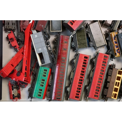 153 - Over 50 OO gauge items of rolling stock to include Hornby, Hornby Dublo, Graham Farish, Triang etc