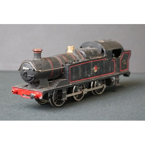 154 - Spare & repairs - Quantity of OO / HO gauge locomotives in various condition to include Fleischmann,... 