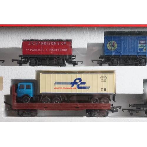 160 - Boxed Lima OO gauge 104747 electric train set, complete with locomotive, rolling stock and track