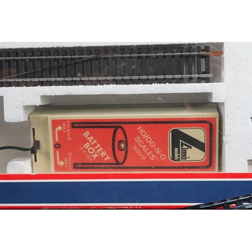 160 - Boxed Lima OO gauge 104747 electric train set, complete with locomotive, rolling stock and track