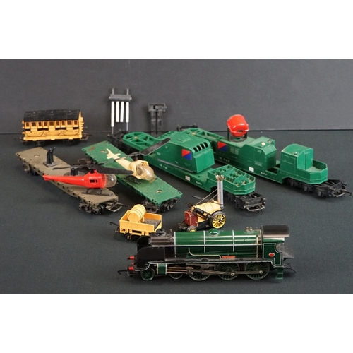 162 - Triang OO gauge Stephenson's Rocket locomotive set, Hornby Sir Dinadan locomotive and 4 x Triang mil... 