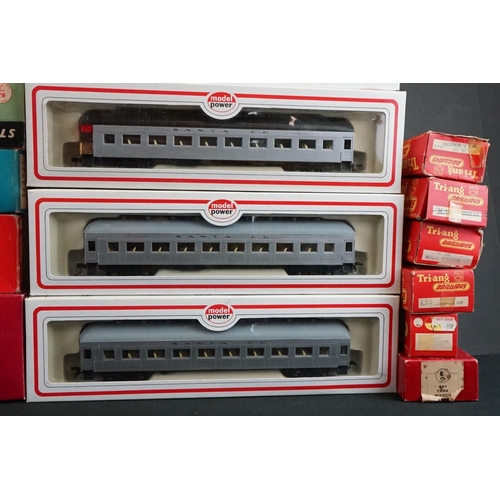 164 - 30 Boxed items of OO / HO / TTR rolling stock to include 10 x Model Power, 7 x Triang, 6 x Trix, 2 x... 