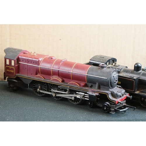 175 - Quantity of Triang OO gauge model railway to include The Princess Royal locomotive, R52 0-6-0 loco, ... 