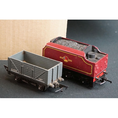 175 - Quantity of Triang OO gauge model railway to include The Princess Royal locomotive, R52 0-6-0 loco, ... 