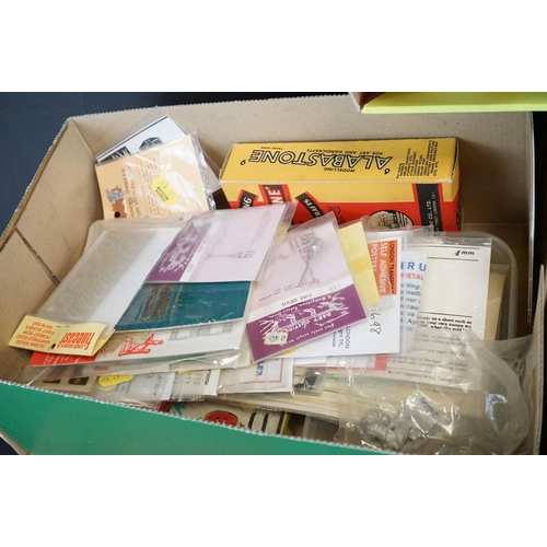 181 - Quantity of carded / bagged / boxed HO / OO gauge model railway accessories to include Ratio, ABS Mo... 