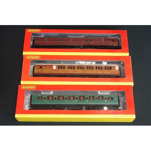 185 - 27 Boxed Hornby OO gauge items of rolling stock to include R4530A, R4338A, 4816, R4600, R4684 etc