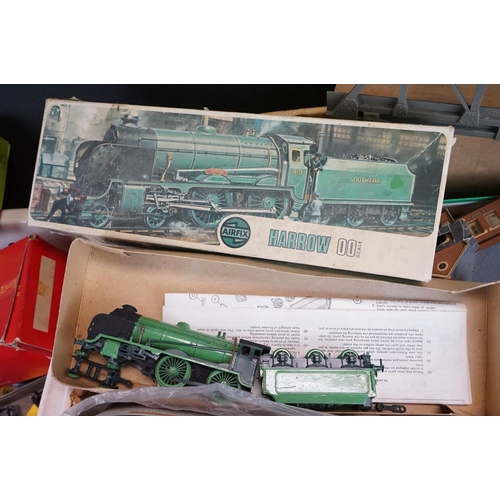 192 - Quantity of OO gauge model railway to include Triang & Kit built rolling stock, boxed R188 River Bri... 