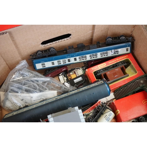 193 - Quantity of OO gauge model railway to include boxed Hornby Clockwork Super Set, boxed Hornby R410 Op... 