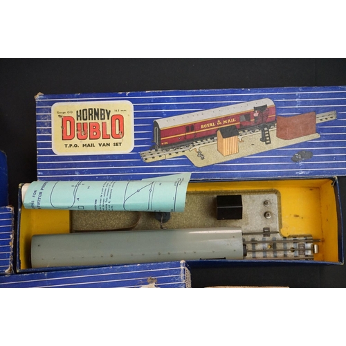 194 - Quantity of Hornby Dublo 3 rail to include boxed EDL18 Standard 2-6-4 Tank locomotive BR, boxed TPO ... 