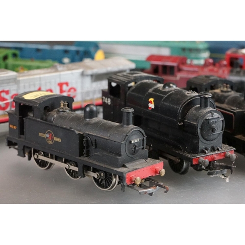 50 - 17 OO / HO gauge locomotives to include Bachmann Spectrum Santa Fe 834, Lima SNCF BB25175, Hornby, T... 